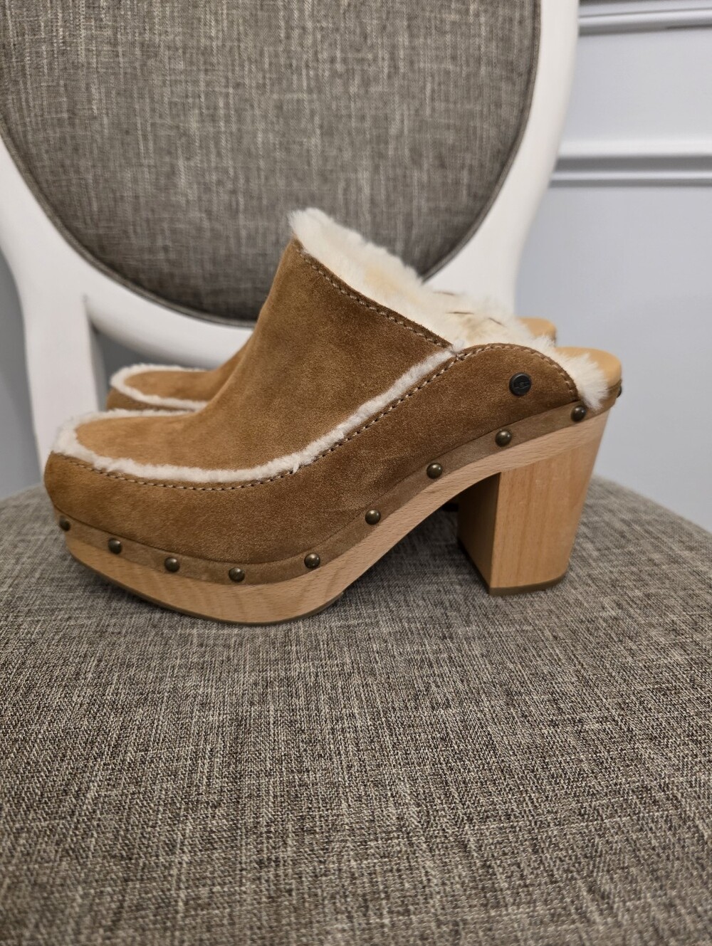UGG Aubriana Wooden Clogs With Shearling Size 9